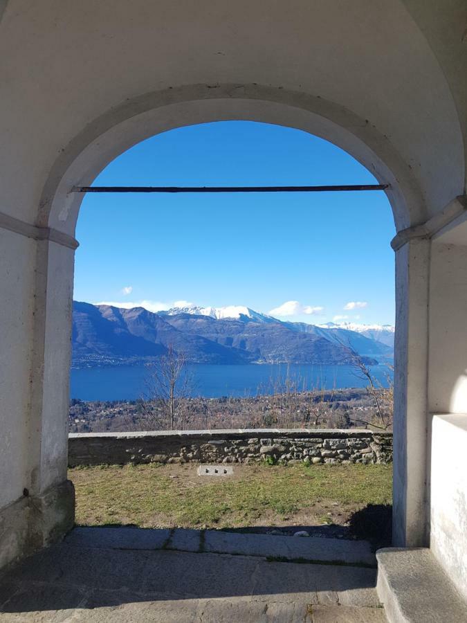B&B Il Gatto Nero Castelveccana Экстерьер фото